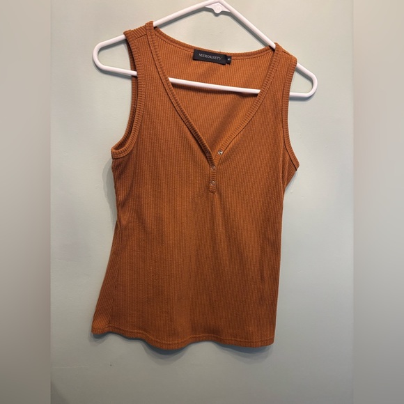 Cute tank top! Worn once, great condition. - Picture 3 of 3